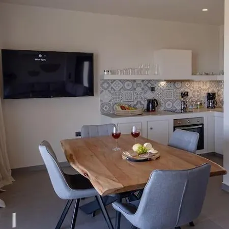 Pearle And בית נופש Tínos