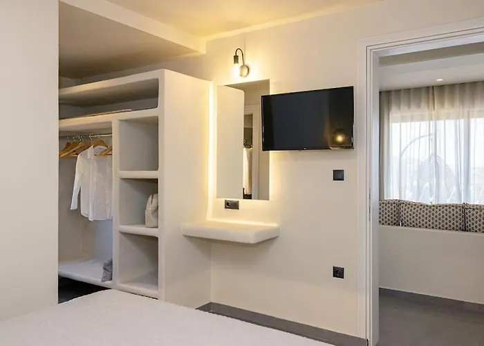 Pearle And Semesterbostad