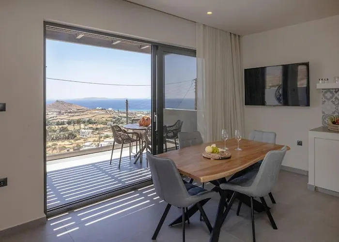 Pearle And Semesterbostad *