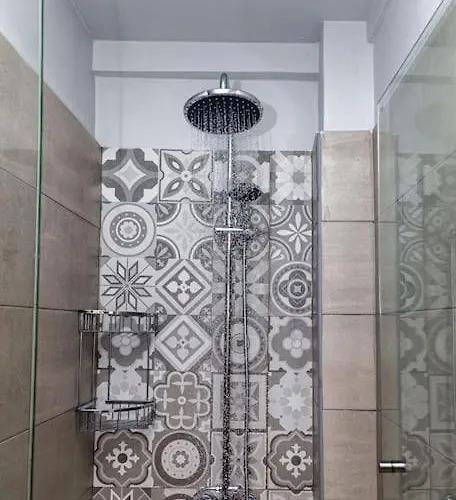 Pearle And Semesterbostad