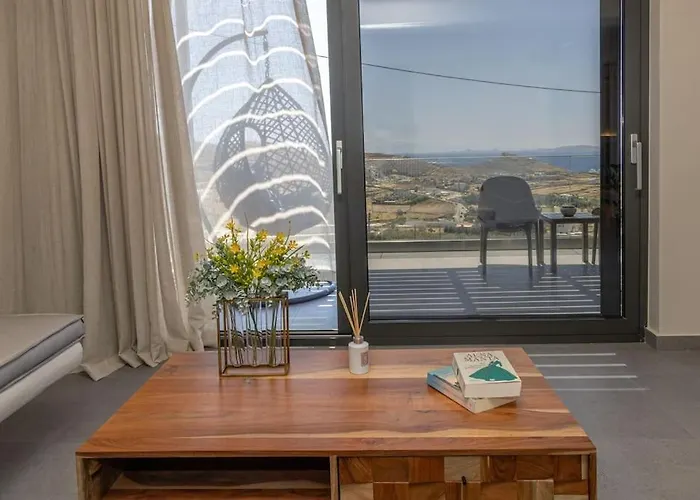 Pearle And Semesterbostad Tínos