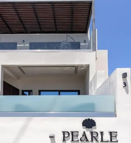 Pearle And Semesterbostad