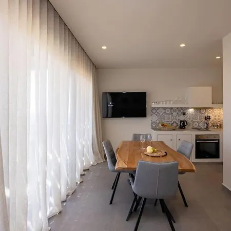 Pearle And Hébergement de vacances Tínos