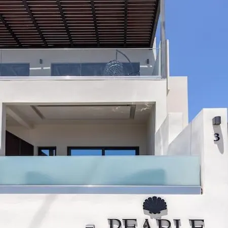 Pearl And Holiday home