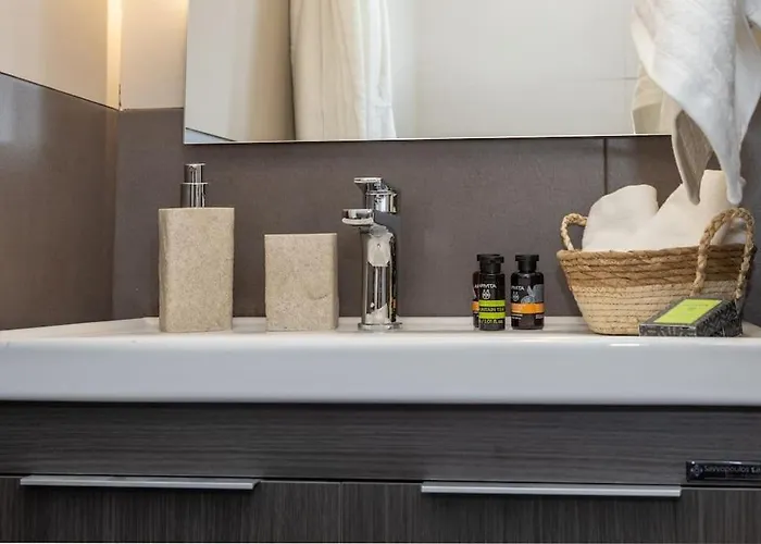 Pearle And Tatil Evi Tínos